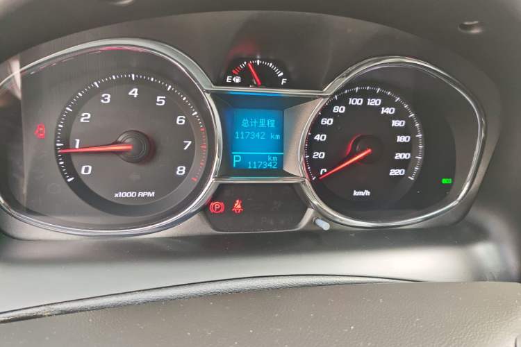 Used Chevrolet Captiva 2015 2.4L 4x4 Flagship Edition 7-Seater