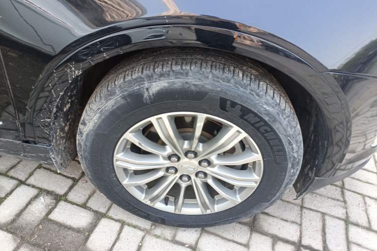 Used Cadillac XT5 2018 25T Luxury Model
