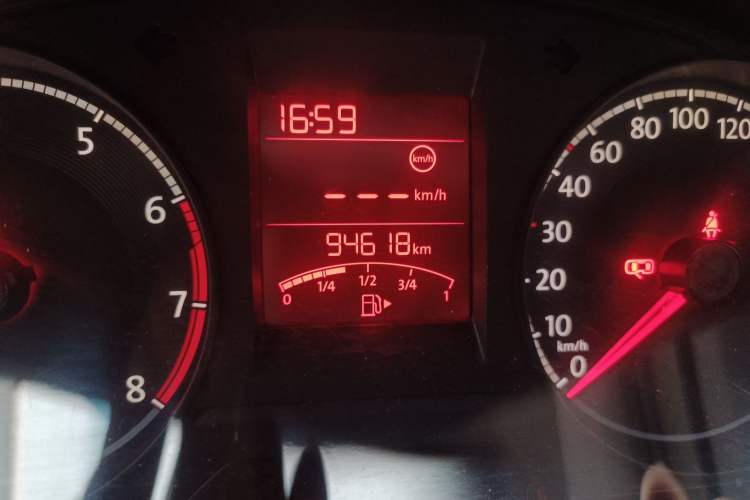 Used Volkswagen Santana 2016 1.6L Manual Comfort Edition
