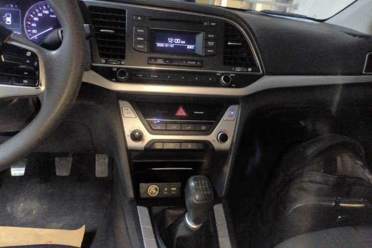 Used Hyundai Elantra (6th Generation / Lingdong) 2016 1.6L Manual ZhiXuan · Dynamic Model
