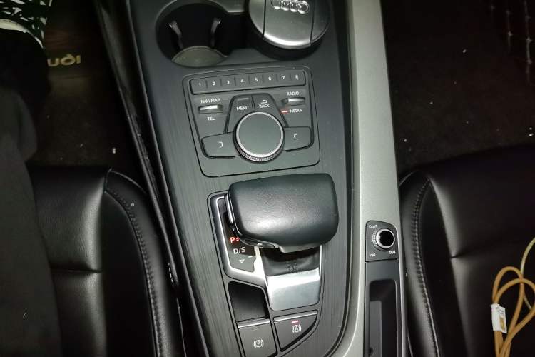 Used Audi A4L 2019 40 TFSI Ambition China VI
