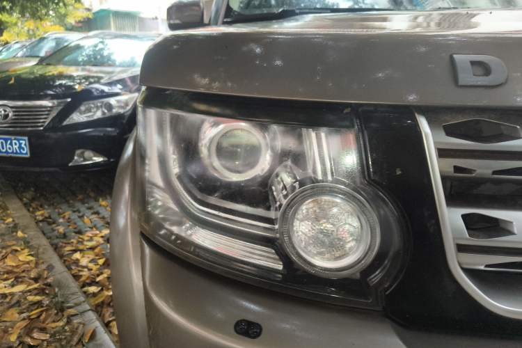 Used Land Rover Discovery 2015 3.0 SC V6 HSE Right Front Headlight