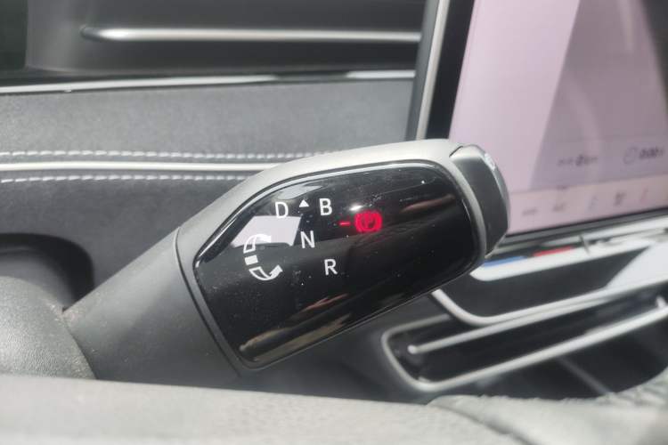 Used Volkswagen ID.7 VIZZION 2024 PRO Model Gear Lever