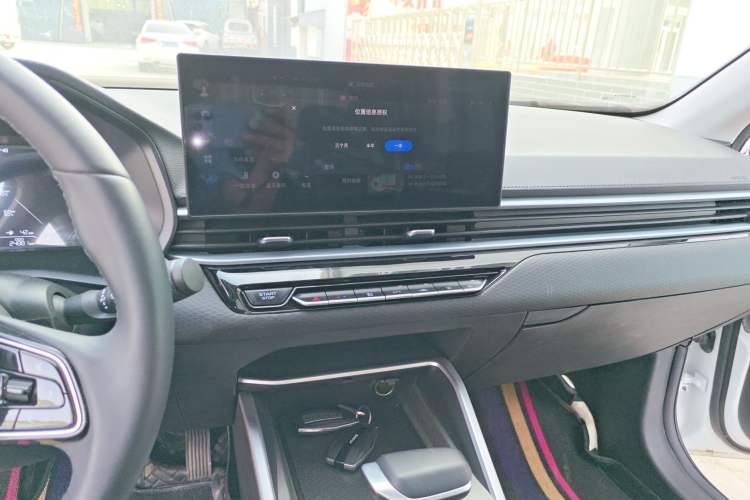 Used Geely Auto Emgrand 2025 4th Generation 1.5L CVT Luxury Version Audio And AC Panel