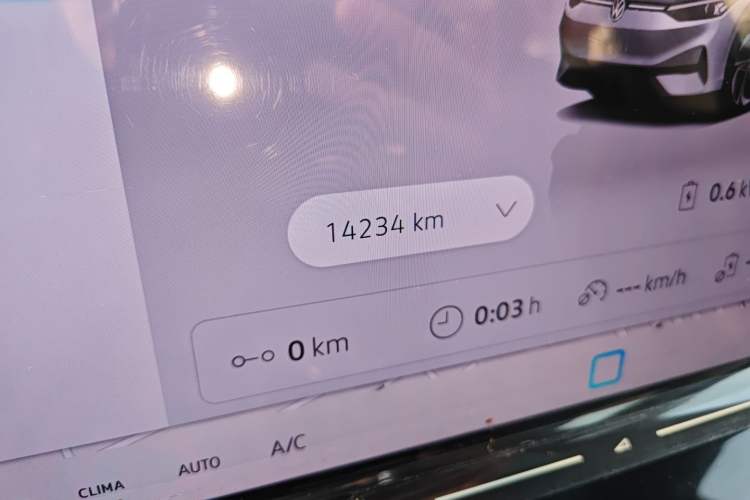 Used Volkswagen ID.7 VIZZION 2024 AIR model Odometer Close Up