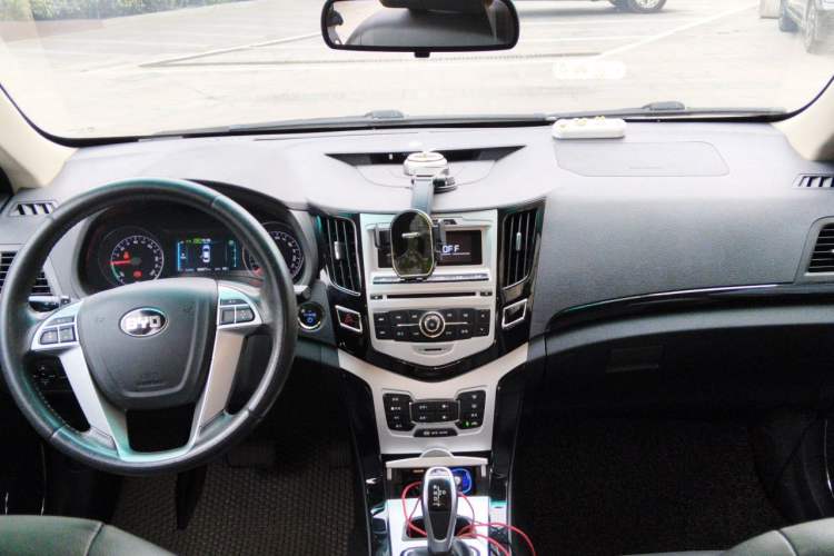Used BYD e5 2016 300 Luxury Edition