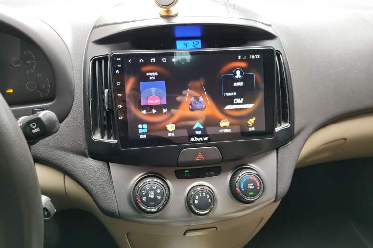 Used Hyundai Celesta 2011 1.6L Automatic Comfort Edition Audio And AC Panel