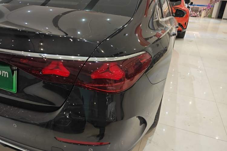 Used Mercedes-Benz E-Class New Energy 2024 E 350 e L Plug-in Hybrid Sports Sedan