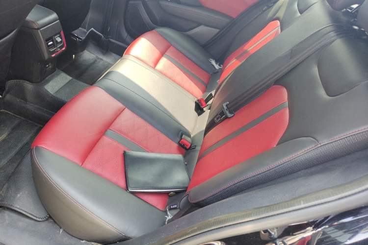 Used Dongfeng Aeolus Yixuan GS 2021 230T Automatic Chasing the Moon Edition Left Rear Seat