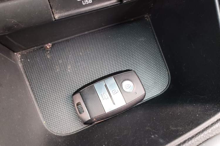 Used Kia kx1 Stonic 2021 1.4L CVT Fun & Sunroof Model Vehicle Key