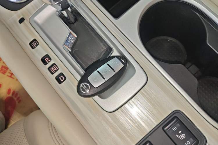 Used Nissan Murano 2019 2.5L XL Two-Wheel Drive Smart Connect Luxury Edition China VI Standard Interior 1