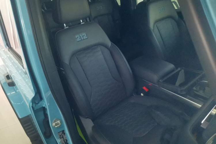 Used 212 T01 2025 2.0T Changfeng