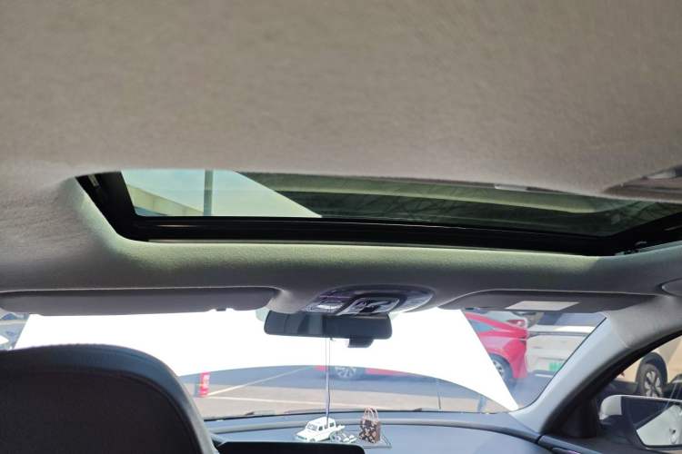 Used Hyundai Elantra 2023 1.5L CVT LUX Prestige Edition
