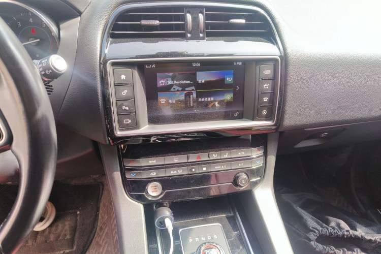 Used Jaguar F-PACE 2016 2.0T Two-Wheel Drive Urban Luxury Edition