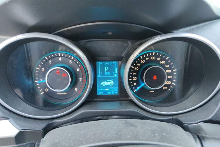 Used BAIC Senova X65 2015 2.0T automatic comfort version Instrument Cluster