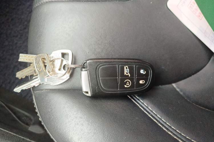 Used Jeep Cherokee 2014 2.4L Luxury Edition