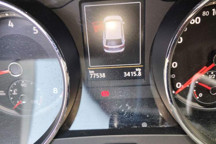 Used Volkswagen Tiguan L 2017 330TSI Automatic Two-Wheel Drive Luxury Edition Odometer Close Up