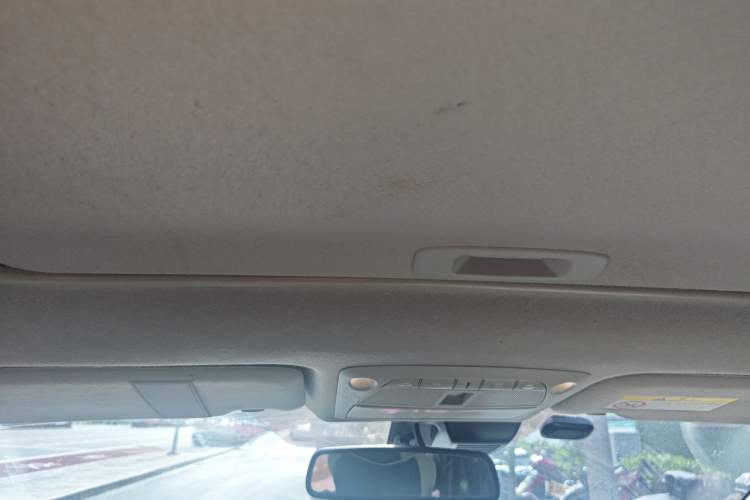 Used Nissan Terra 2018 2.5L Automatic 4x4 Flagship Edition Headliner