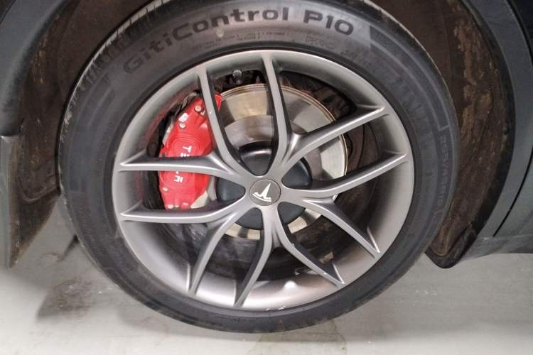 Used Tesla Model Y 2022 Rear-Wheel-Drive Version Right Rear Wheel Hub