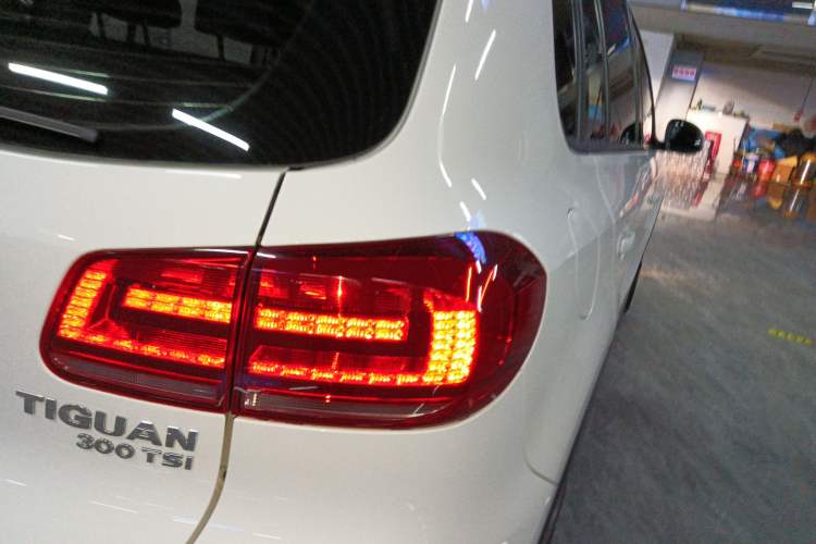 Used Volkswagen Tiguan 2017 300TSI Automatic Two-Wheel Drive Silk Road Comfort Edition Exterior 3