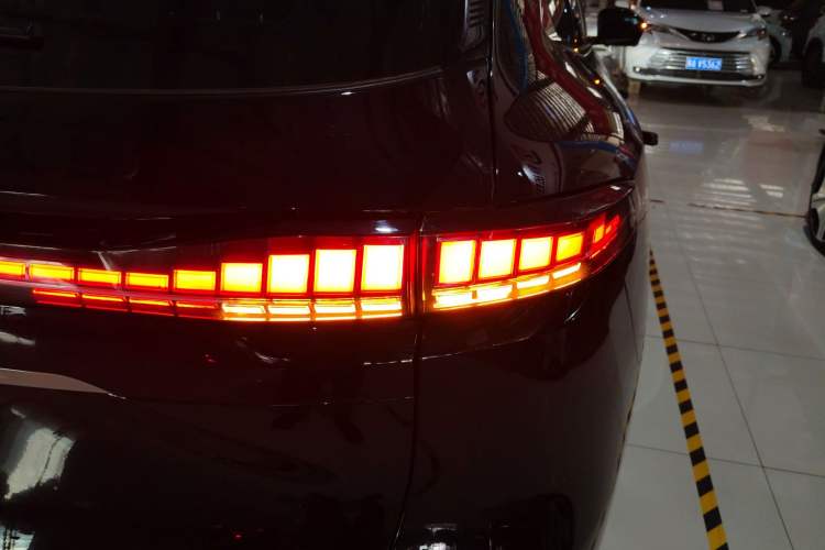 Used CHANGAN CS75 PLUS 2025 4th Generation 1.5T New Blue Whale Smart Luxury Edition
