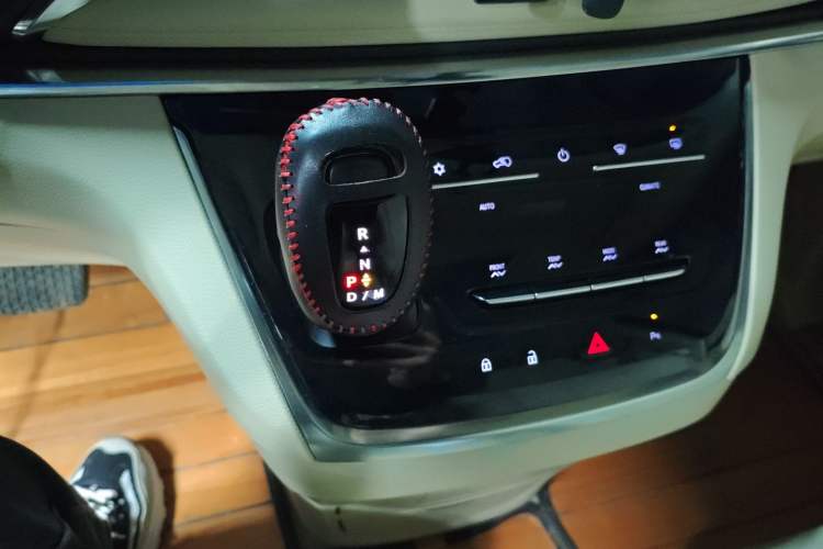 Used Buick GL8 2023 Land Executive Class 652T Luxury Model