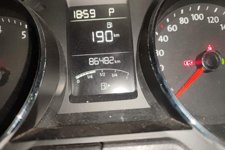 Used Volkswagen Lavida 2015 230TSI DSG Comfort Edition Odometer Close Up