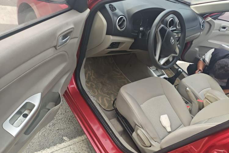 Used CHANGAN Alsvin V3 2012 1.3L Manual Comfort Version China IV Standard Driver Seat