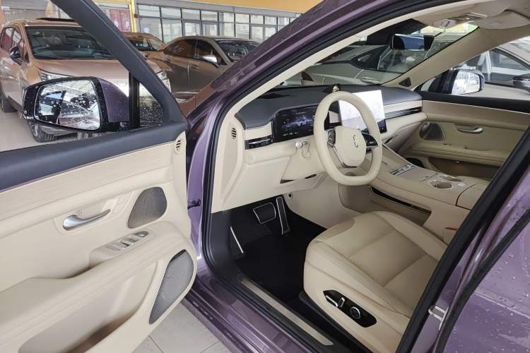 Used Hima AITO M5 2025 Extended-Range Ultra All-Wheel-Drive Version Driver Seat