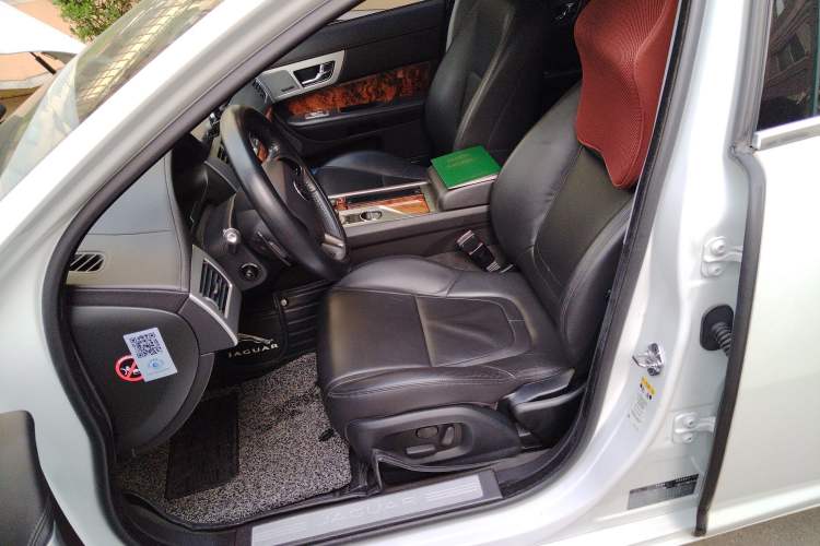 Used Jaguar XF 2014 XF 2.0T Luxury Edition
