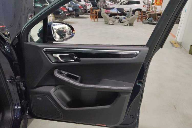 Used Porsche Macan 2018 Macan 2.0T