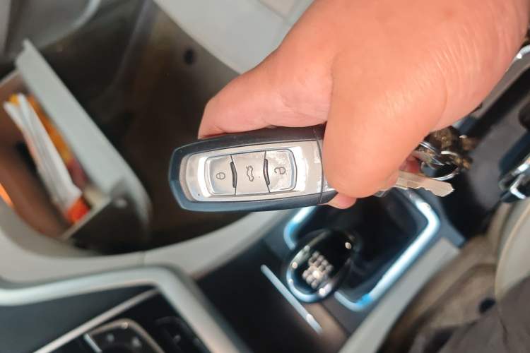 Used Geely Auto Emgrand 2014 Sedan 1.3T Manual Luxury Model
