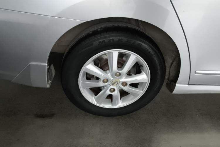 Used Nissan Sylphy 2012 Classic 1.6XE Automatic Comfort Edition Exterior 5