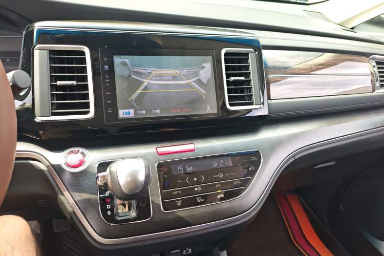 Used Honda Elysion 2016 2.4L Luxury Edition Audio And AC Panel