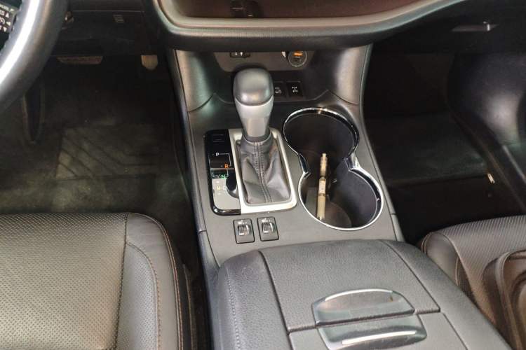 Used Toyota Highlander 2015 2.0T Four-Wheel Drive Luxury Edition 7-Seater