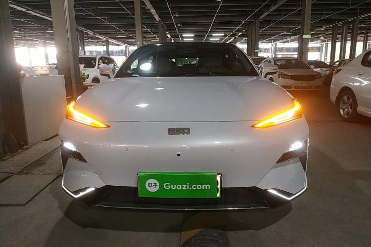 Used Geely Galaxy E8 2025 700 km Long-Range Intelligent Driving Version
