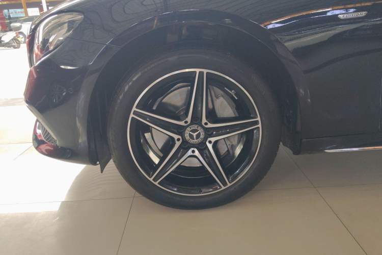 Used Mercedes-Benz E-Class 2020 Restyled E 300 L Sporty and Stylish Edition
