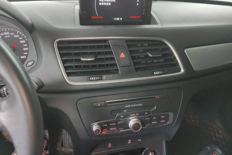 Used Audi Q3 2018 30 TFSI Fashion Edition Collector's Version Audio And AC Panel