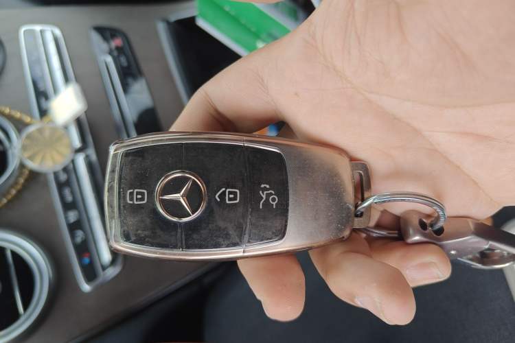Used Mercedes-Benz GLC 2018 GLC 300 4MATIC Sport Edition Vehicle Key