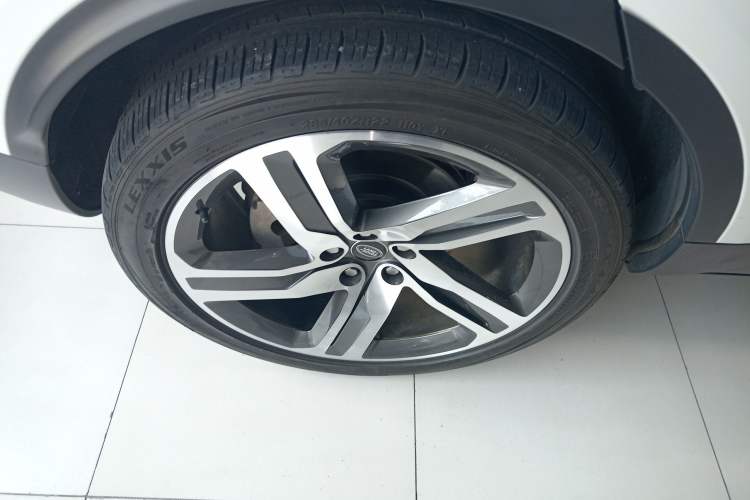 Used Land Rover Discovery 2018 2.0T SE
