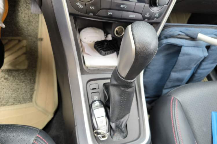 Used Suzuki S-Cross 2015 1.6L CVT Two-Wheel Drive Elite Version