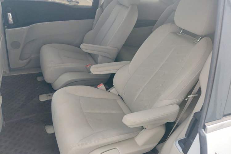 Used Buick GL8 2023 Land Executive Class Comfort Model