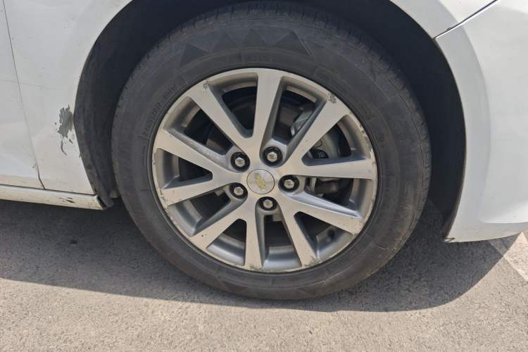 Used Chevrolet Malibu 2017 1.5T Automatic Luxury Edition Right Front Wheel Hub