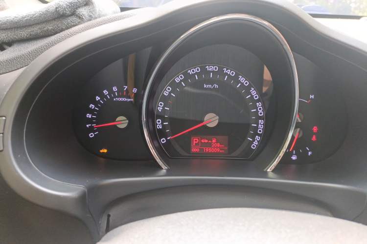 Used Kia Sportage R 2014 2.0L Automatic Two-Wheel Drive GLS Trim
