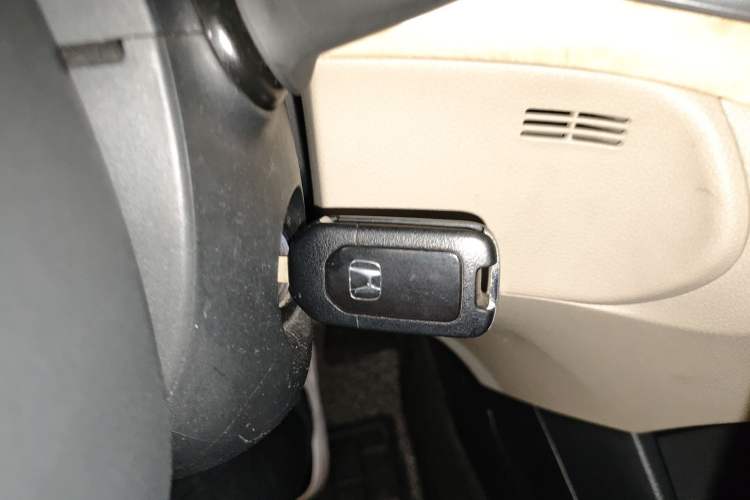 Used Honda Jade 2013 1.8L automatic Comfort version 5 seats