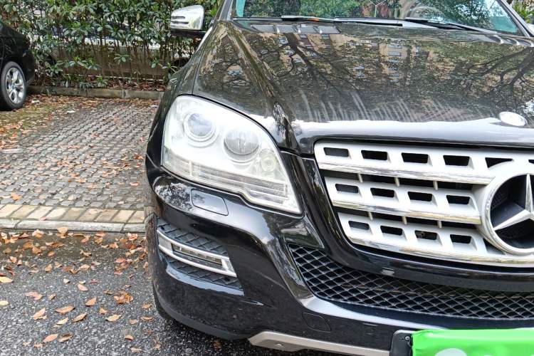 Used Mercedes-Benz M-Class 2010 ML 300 4MATIC
