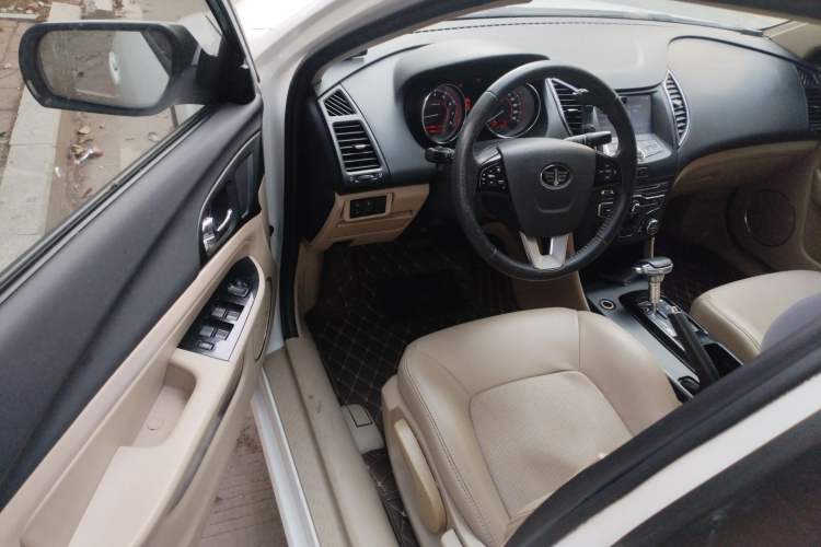 Used Bestune B50 2013 1.6L automatic luxury version Driver Seat