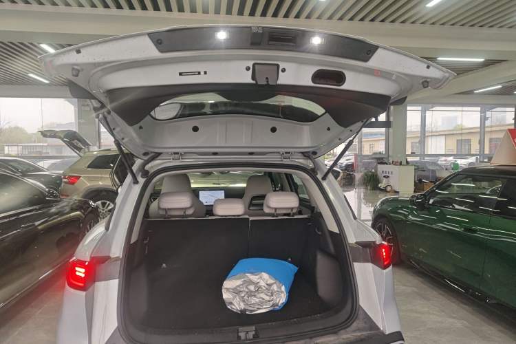 Used BYD Yuan UP 2025 Intelligent Driving Version 401 km Beyond-Range Edition