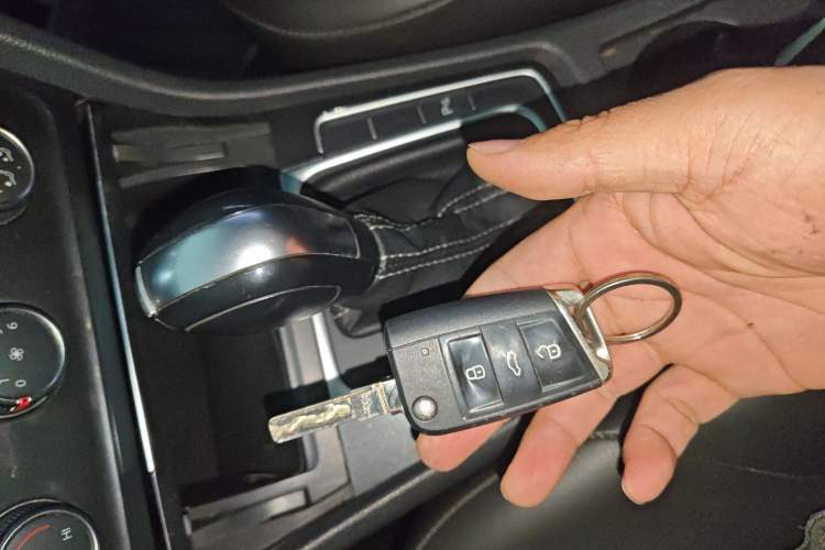 Used Volkswagen Golf 2017 1.6L Automatic Comfort Million-Vehicle Anniversary Edition