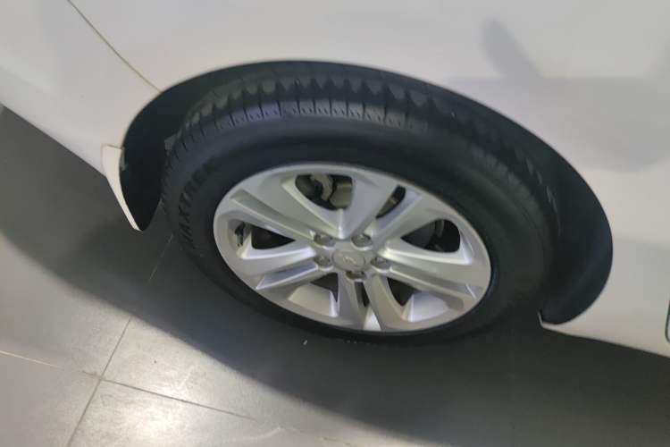 Used Chevrolet Cruze 2016 1.5L Automatic Stylish Sunroof Version Right Rear Wheel Hub